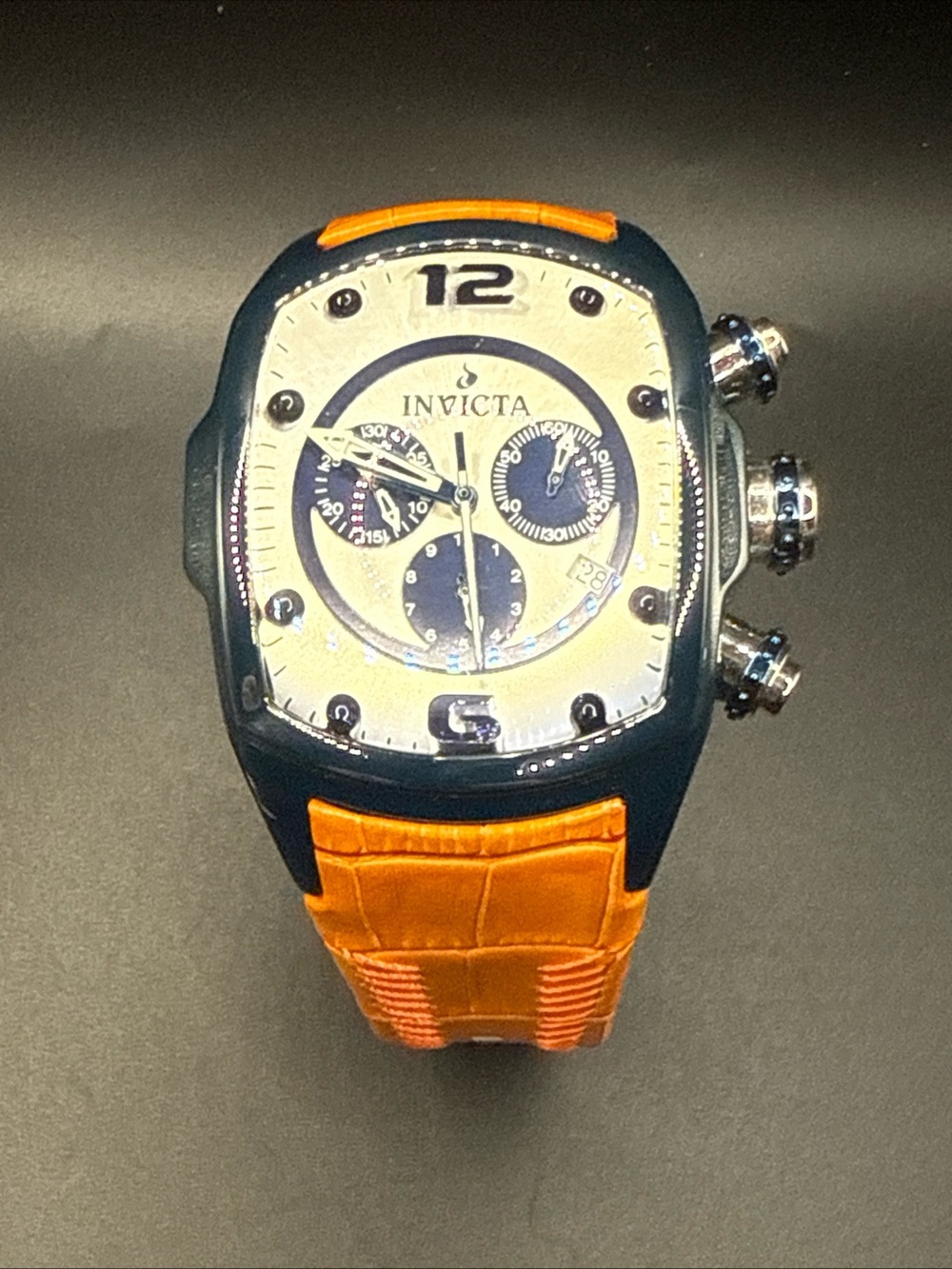 Invicta Lupah chronograph watch 15107 New Battery